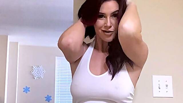 Cute amateur brunette naughty in solo jerking show on camera