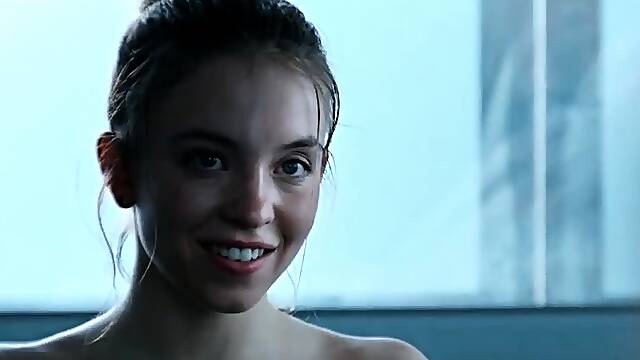 SYDNEY SWEENEY "LES VOYEURS"