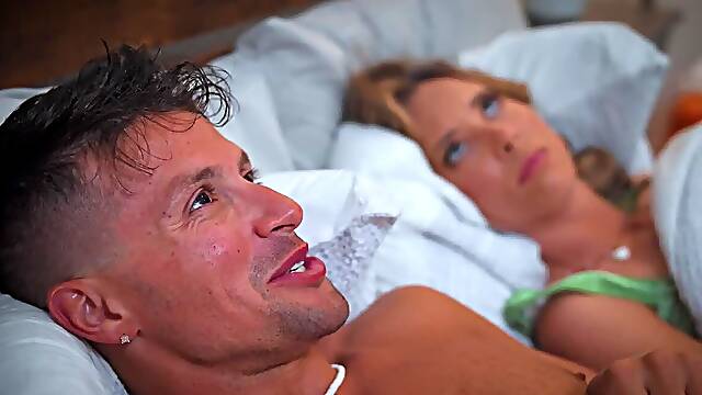 I accidentally cum inside my stepmom at the hotel room