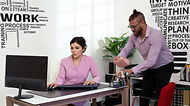 Brazzers: Sneaky Office Hookups