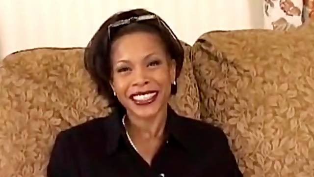 Bubble butt ebony M.I.L.F Semmie DeSuora-trasgu