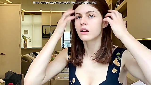 Stellar Alexandra Daddario - Quarantined in London