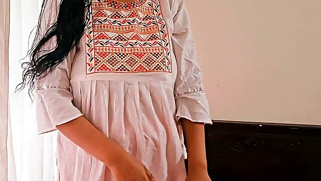 Real Indian couple Record Their kinky Night – Intense Desi Romance Caught on webcam