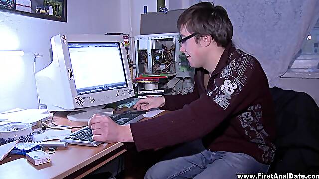 Adorable amateur girlfriend Vanessa gets fucked in the ass